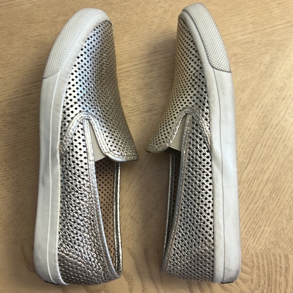 SPERRY Top-Sider. Flat casual loafers size 9.5 MED. Gold metallic finish. - Picture 4 of 7